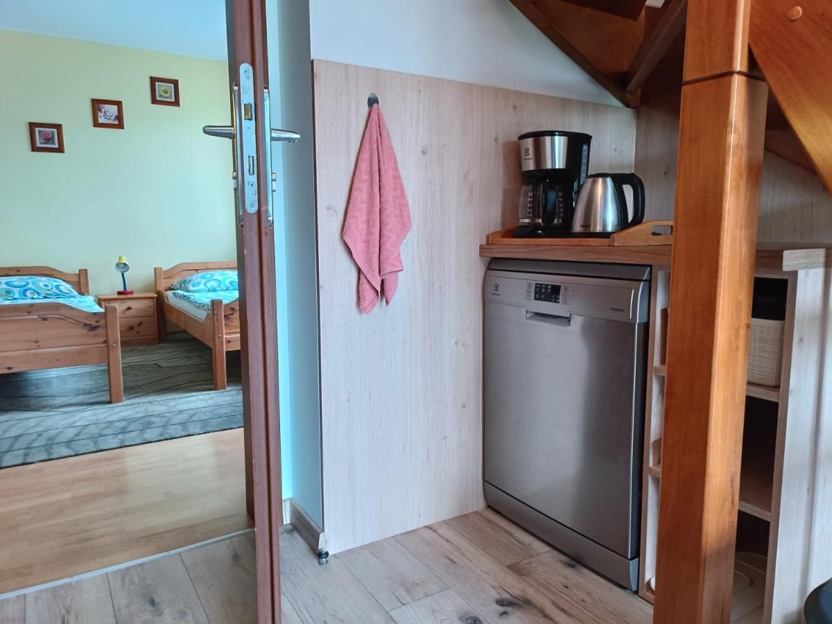 Mala Chatka Caloroczny Domek Krzeszow  Kültér fotó