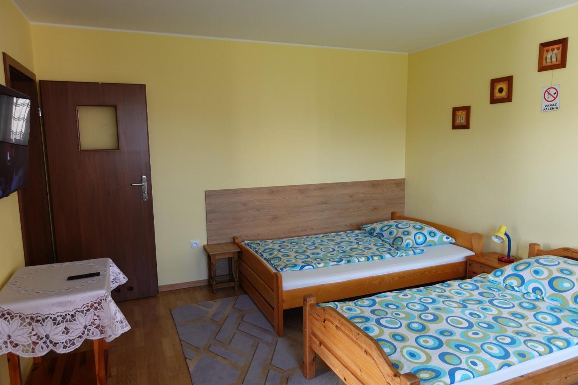 Mala Chatka Caloroczny Domek Krzeszow  Kültér fotó