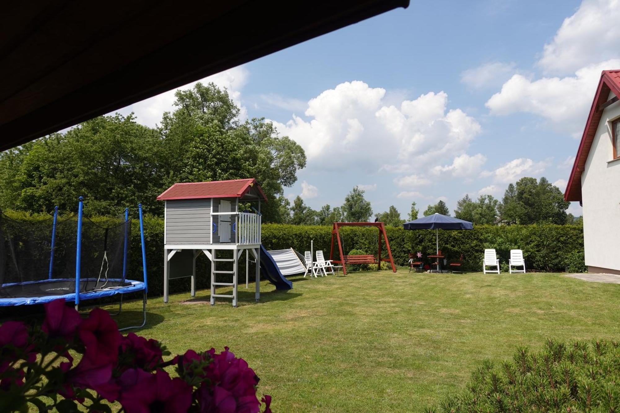 Mala Chatka Caloroczny Domek Krzeszow  Kültér fotó